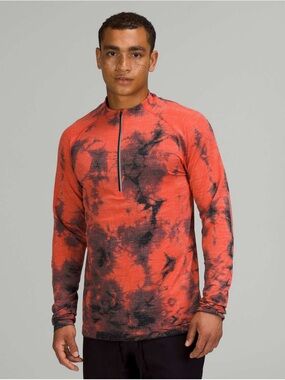 Lulu Metal Vent Tech 1/2 Zip 2.0
Disconnect Marble Dye Red Graphite Grey-L